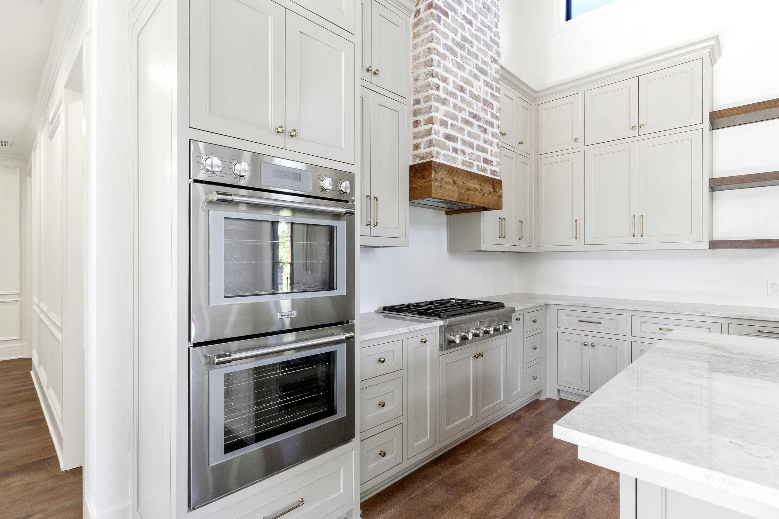 Modern-Barndominium-Estate-21