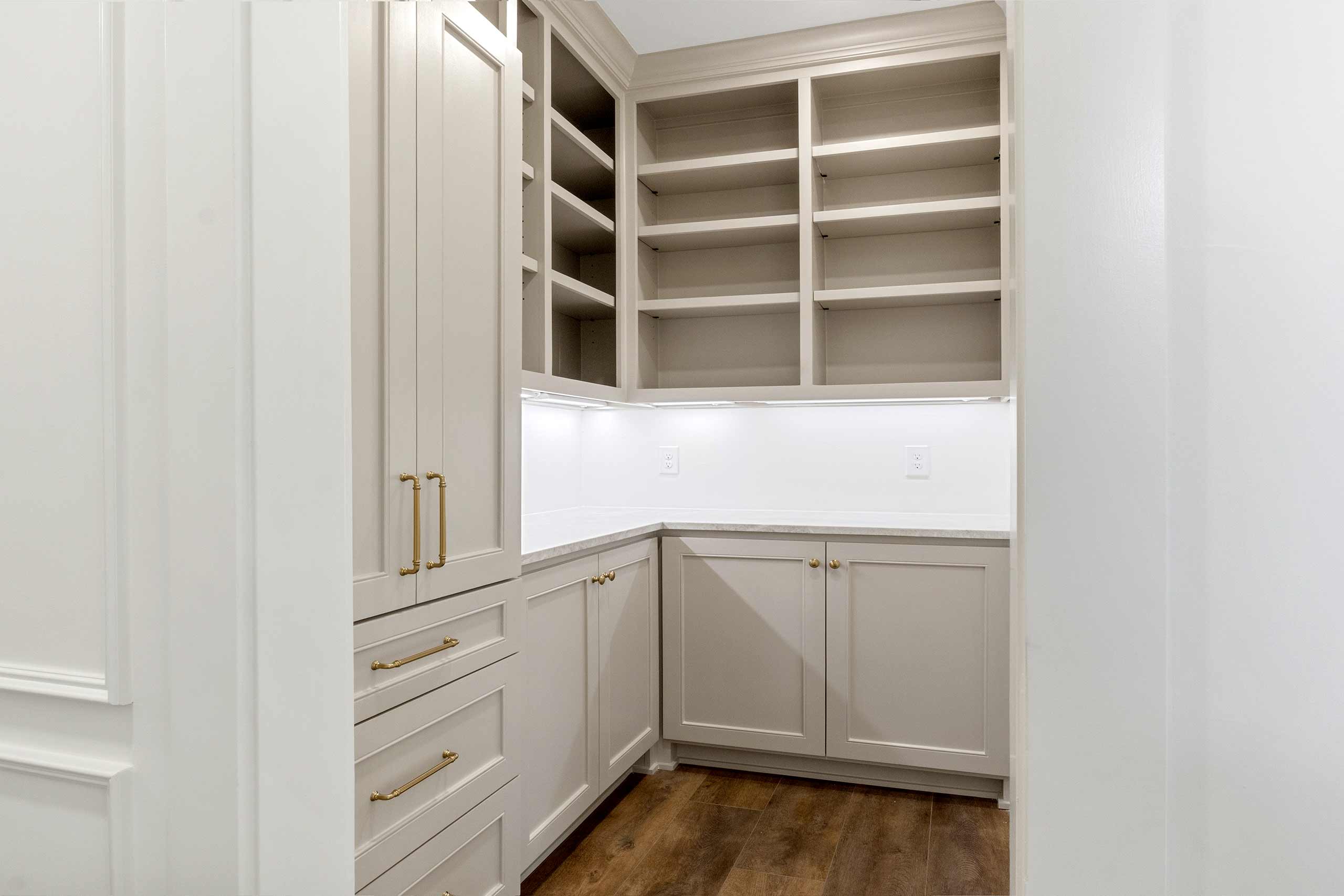 Modern-Barndominium-Estate-27
