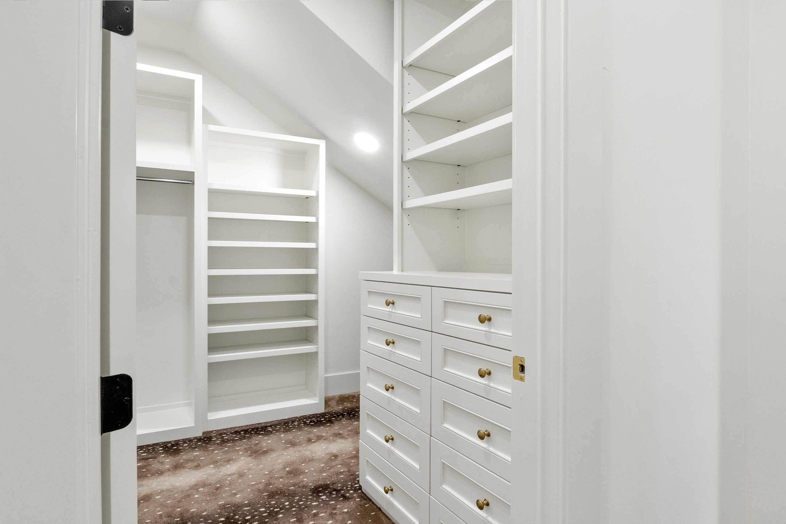Modern-Barndominium-Estate-33