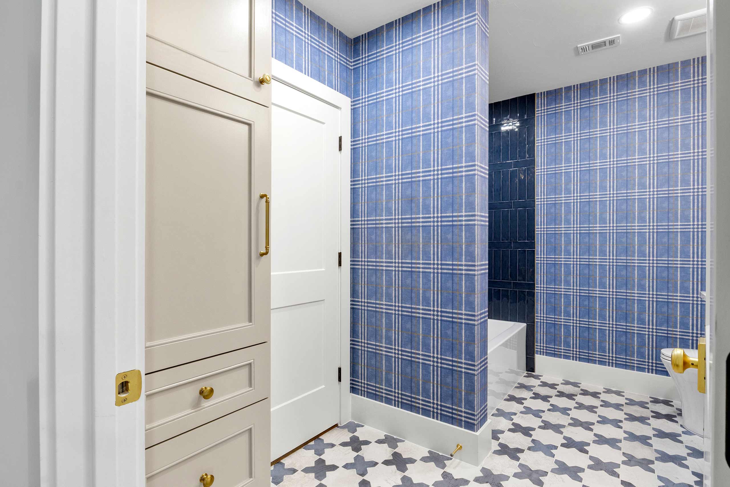 Modern-Barndominium-Estate-45