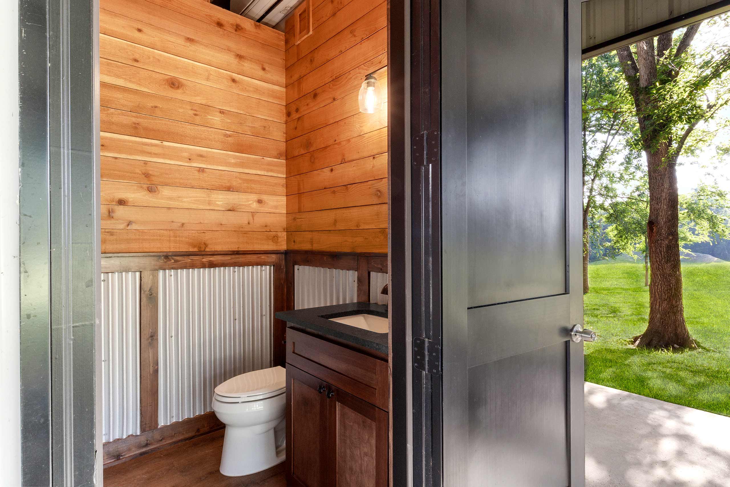 Modern-Barndominium-Estate-53
