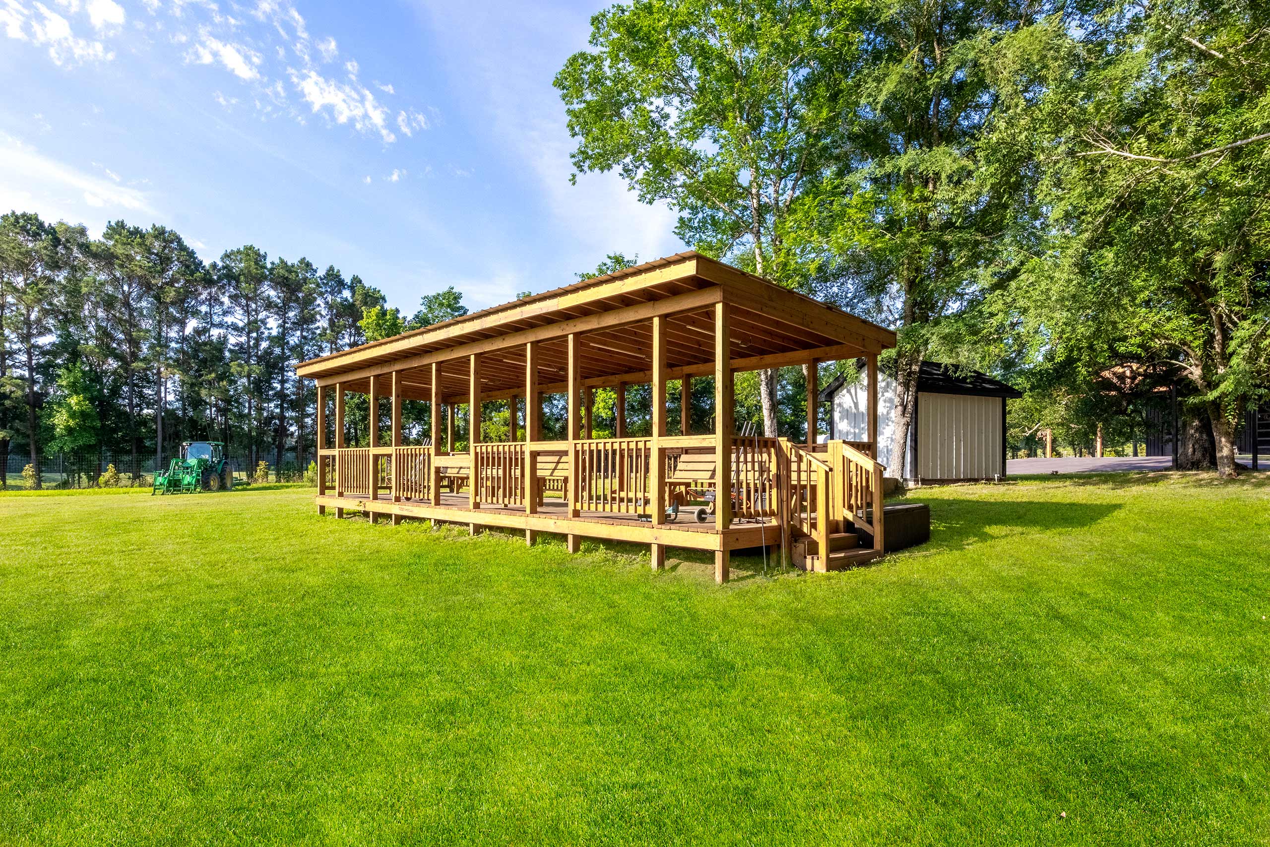 Modern-Barndominium-Estate-55